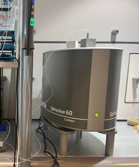 Fotoflowchemische opstelling Light-Up bij Zuyd, met Spinsolve 60 NMR en pompmodules.