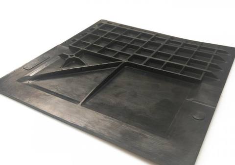Geperst thermoplastisch composiet uit het recyclingonderzoek van Saxion TPAC.