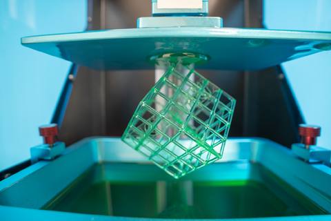 Geprint raster uit de harsbak van een stereolithografieprinter.